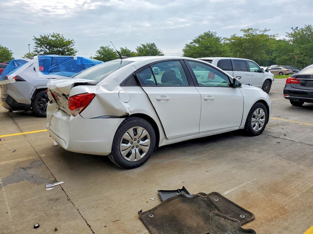 2014 Chevrolet Cruze Ls - Фото 3