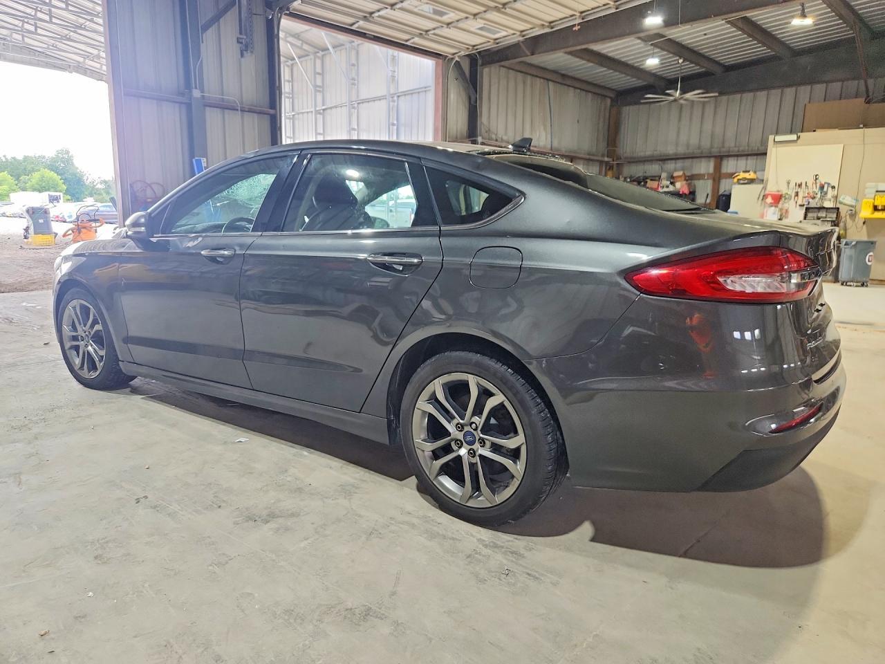 2020 Ford Fusion Sel - Фото 2