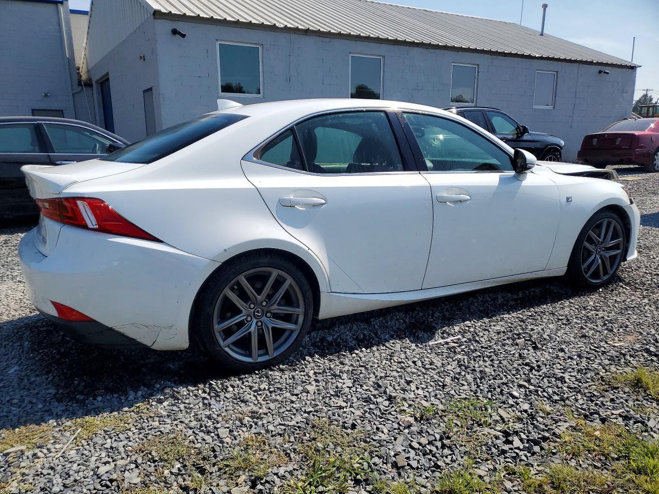 2016 Lexus Is - Фото 3