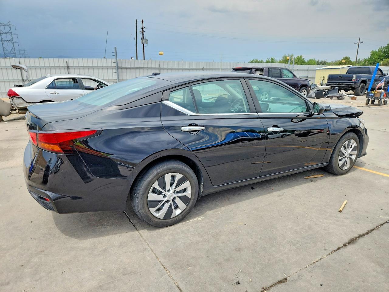 2020 Nissan Altima S - Фото 3