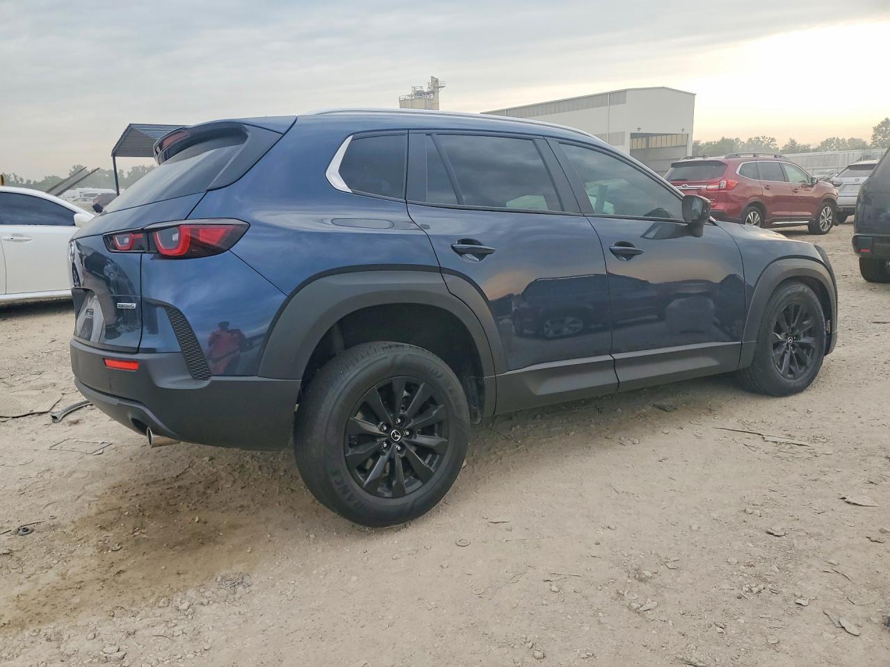 2025 Mazda Cx-50 Premium - Фото 3
