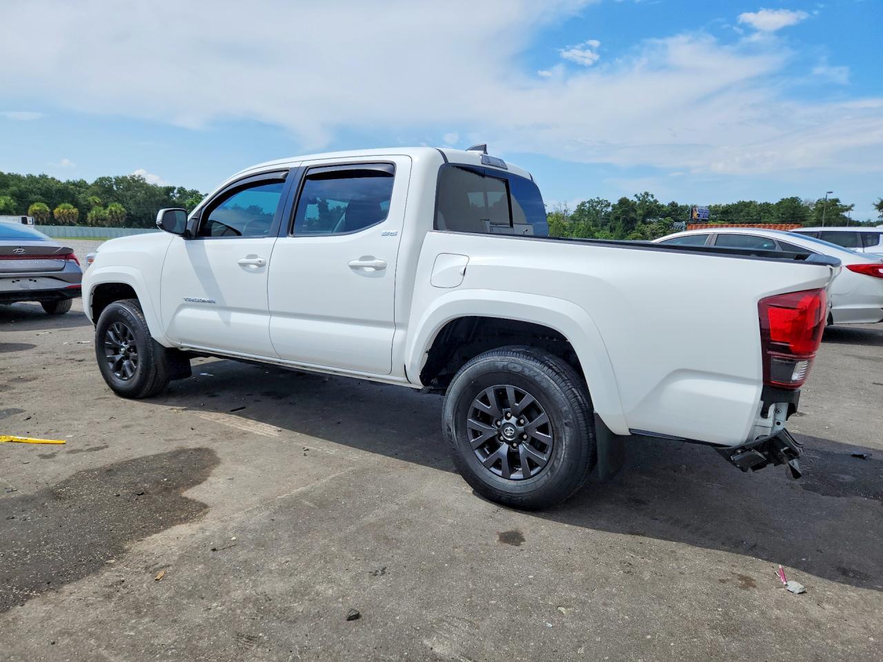 2022 Toyota Tacoma Sr5 V6 - Image 2