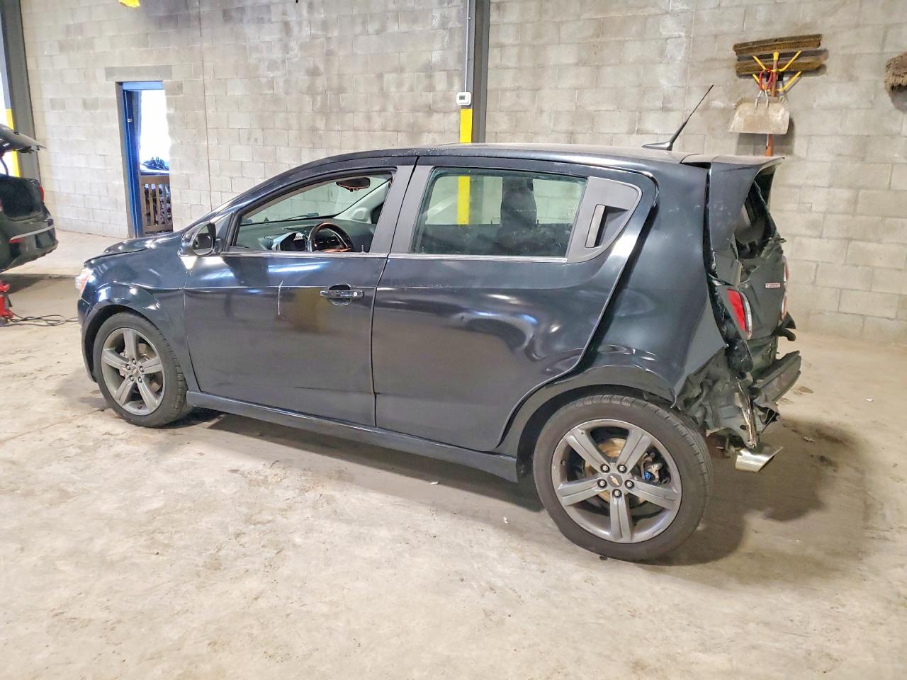 2014 Chevrolet Sonic - Фото 2