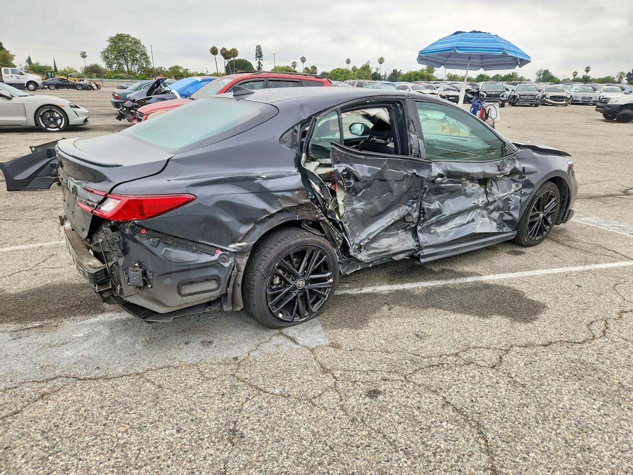 2025 Toyota Camry Se - Фото 3
