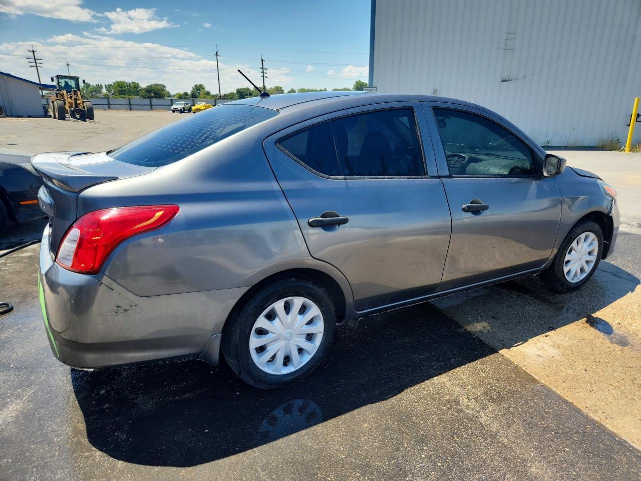 2019 Nissan Versa S Plus - Фото 3