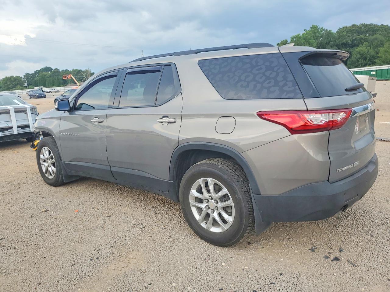 2019 Chevrolet Traverse Lt - Image 2