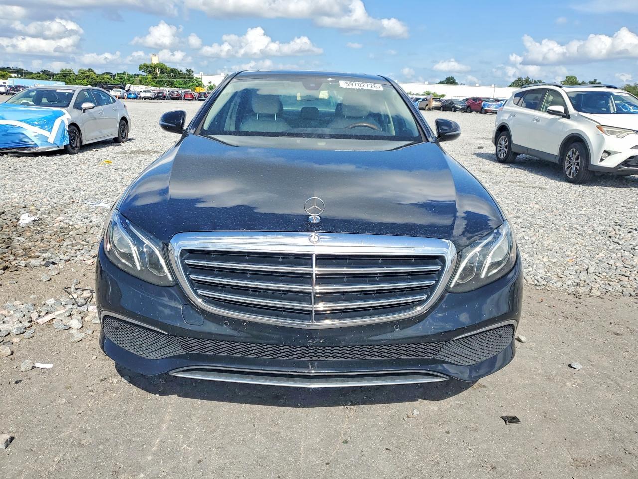 2017 Mercedes-Benz E 300 - Фото 5