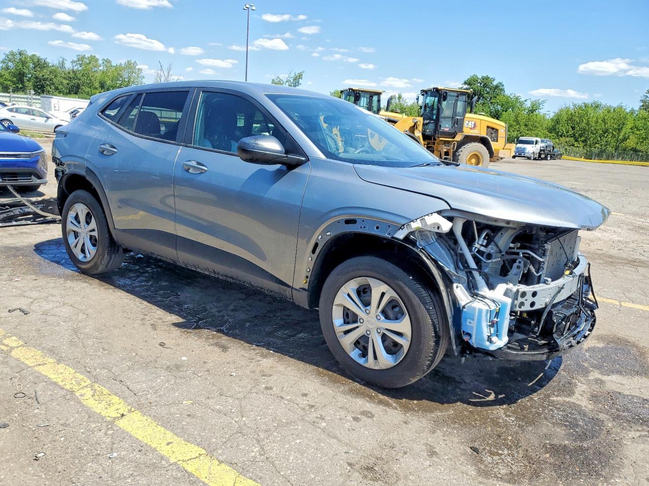 2024 Chevrolet Trax Ls - Фото 4