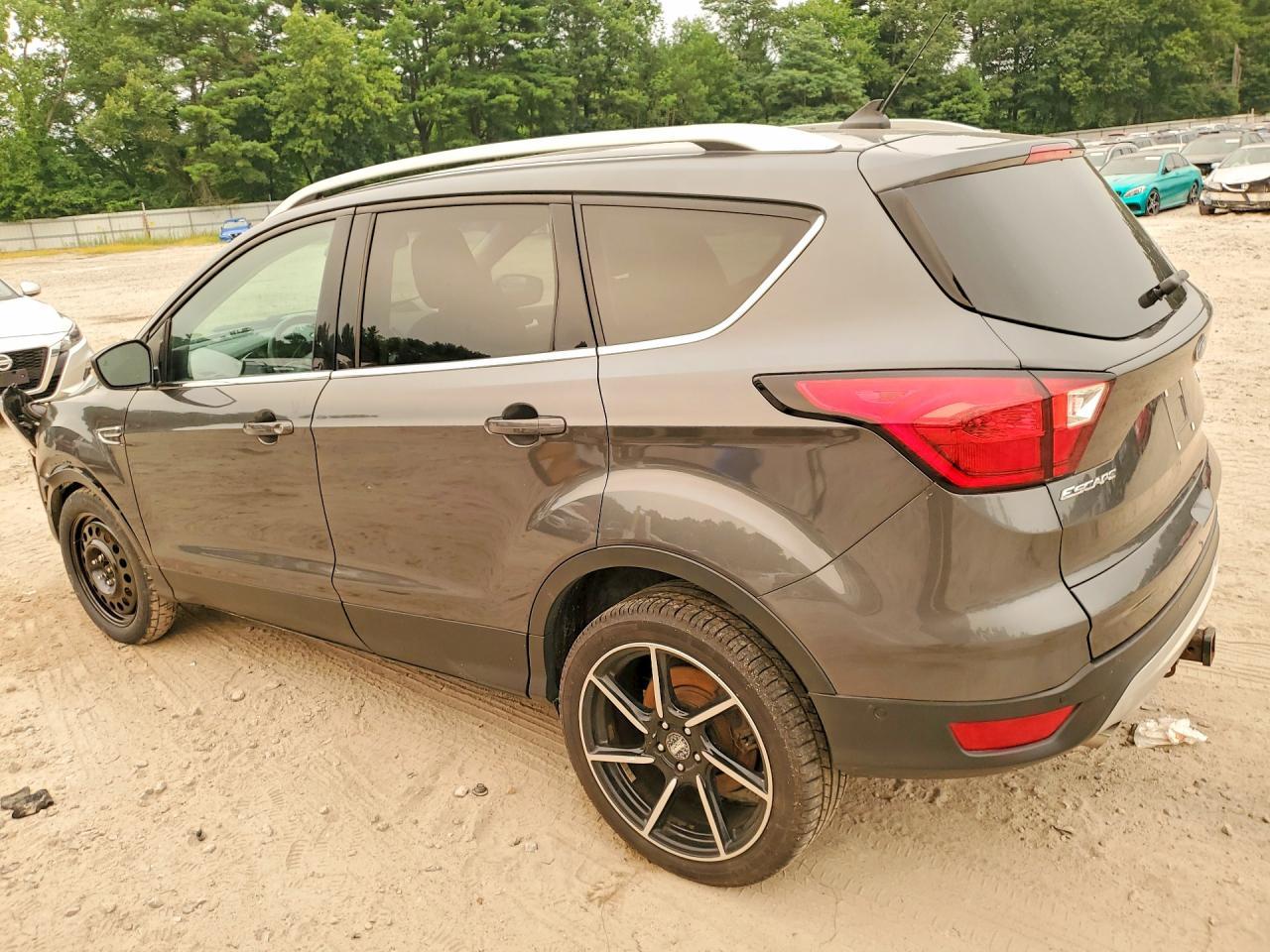 2019 Ford Escape Titanium - Фото 2