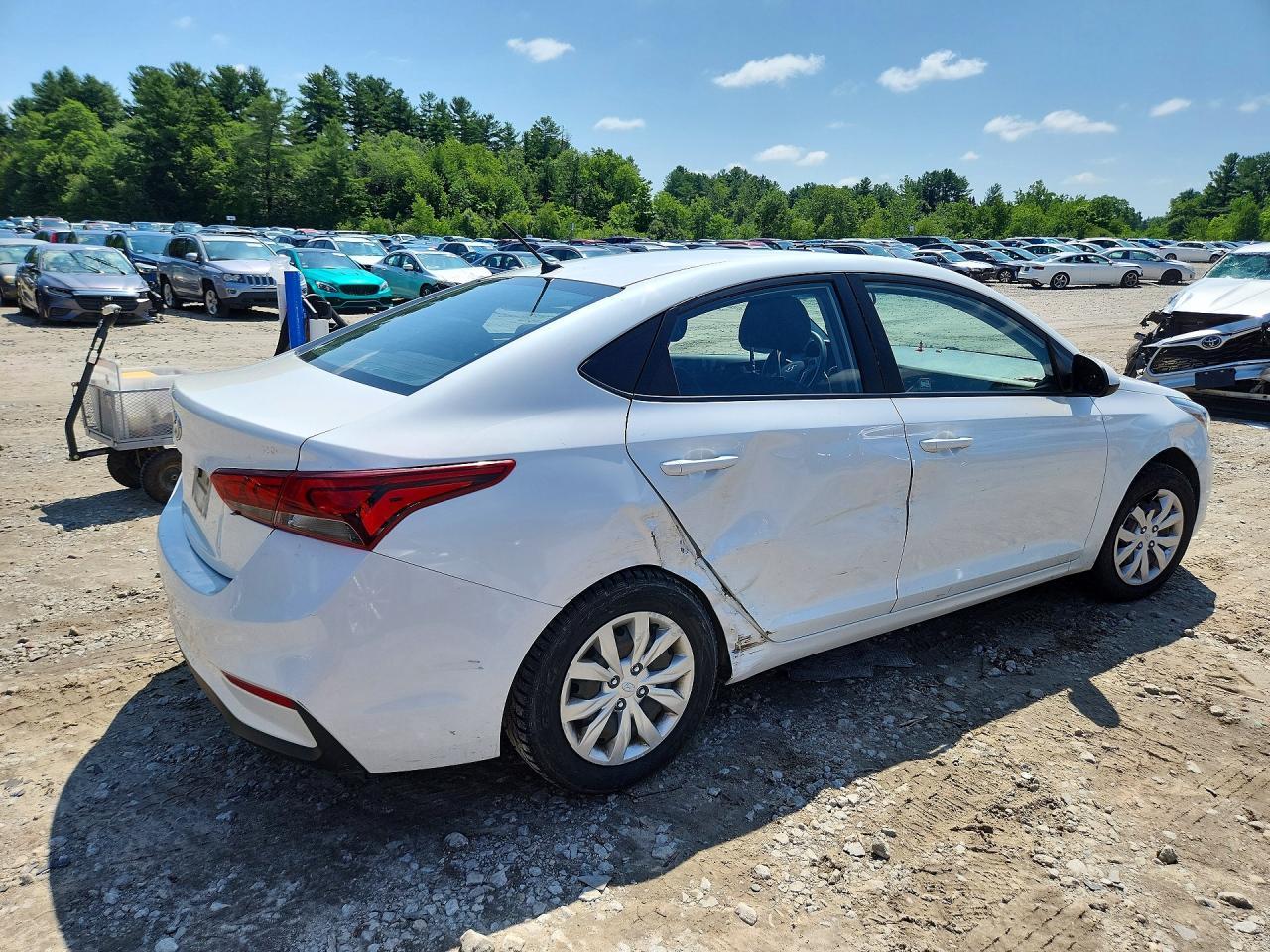 2021 Hyundai Accent - Фото 3