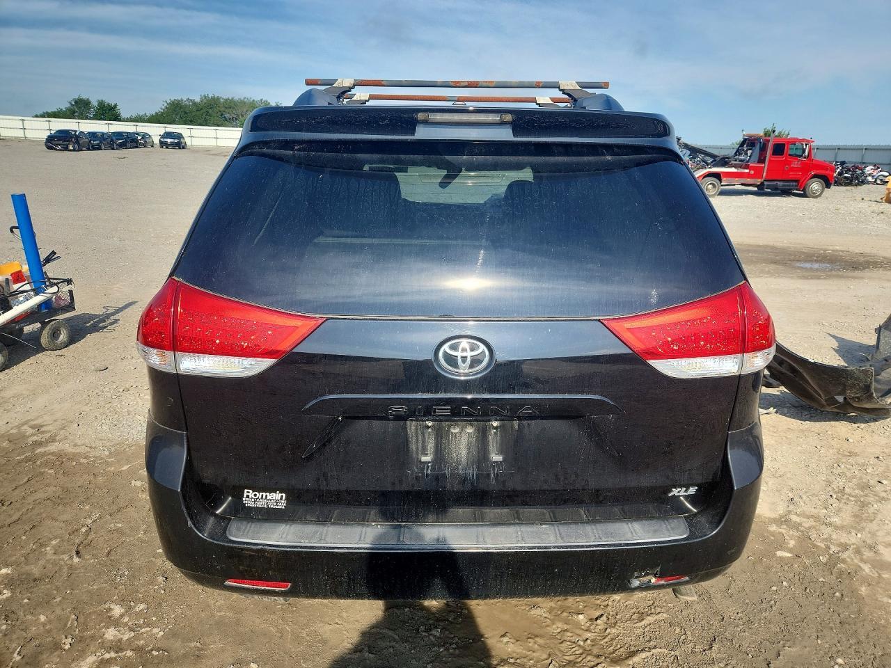 2014 Toyota Sienna Xle 8-Passenger - Фото 6