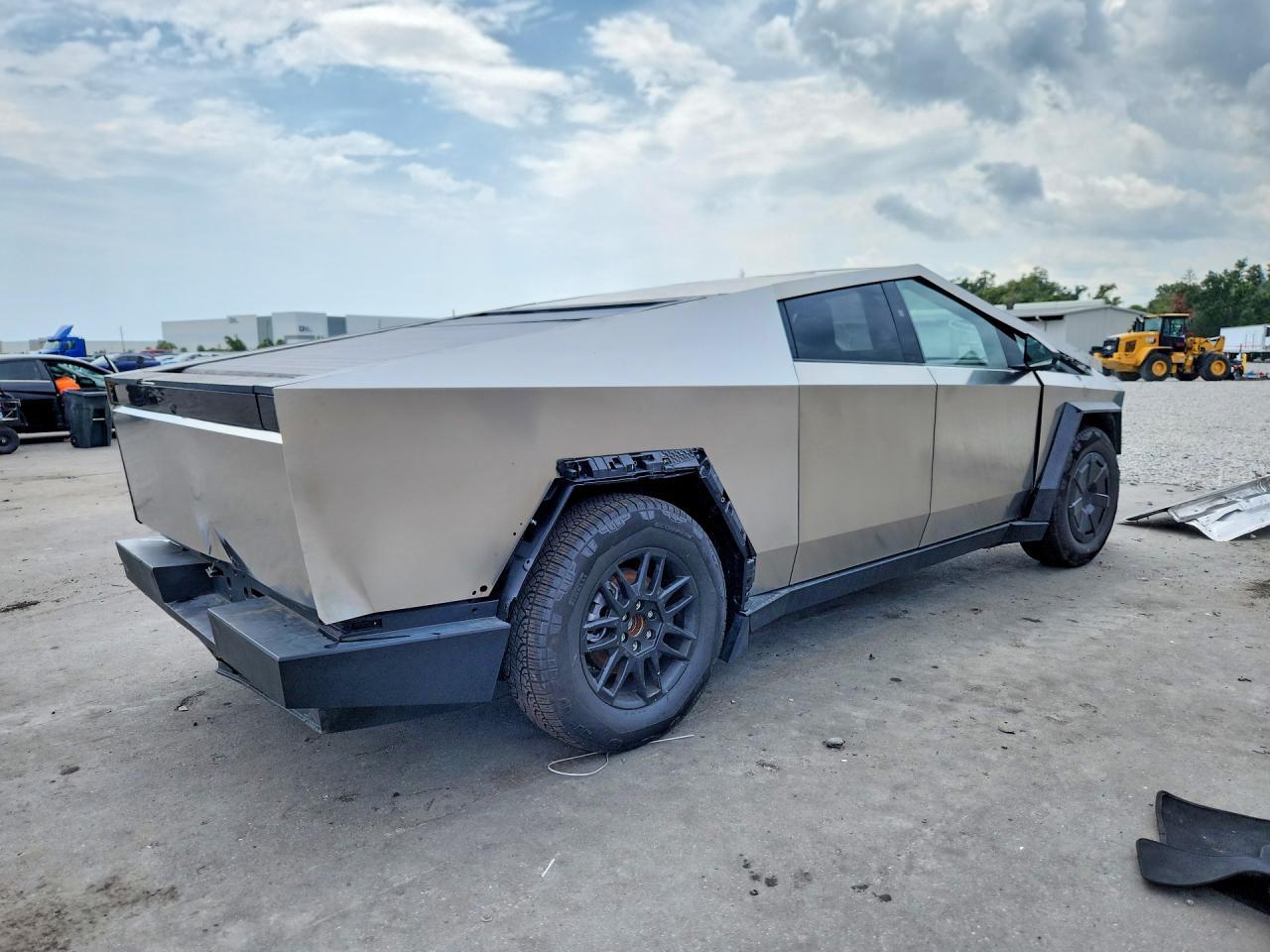 2025 Tesla Cybertruck - Фото 3