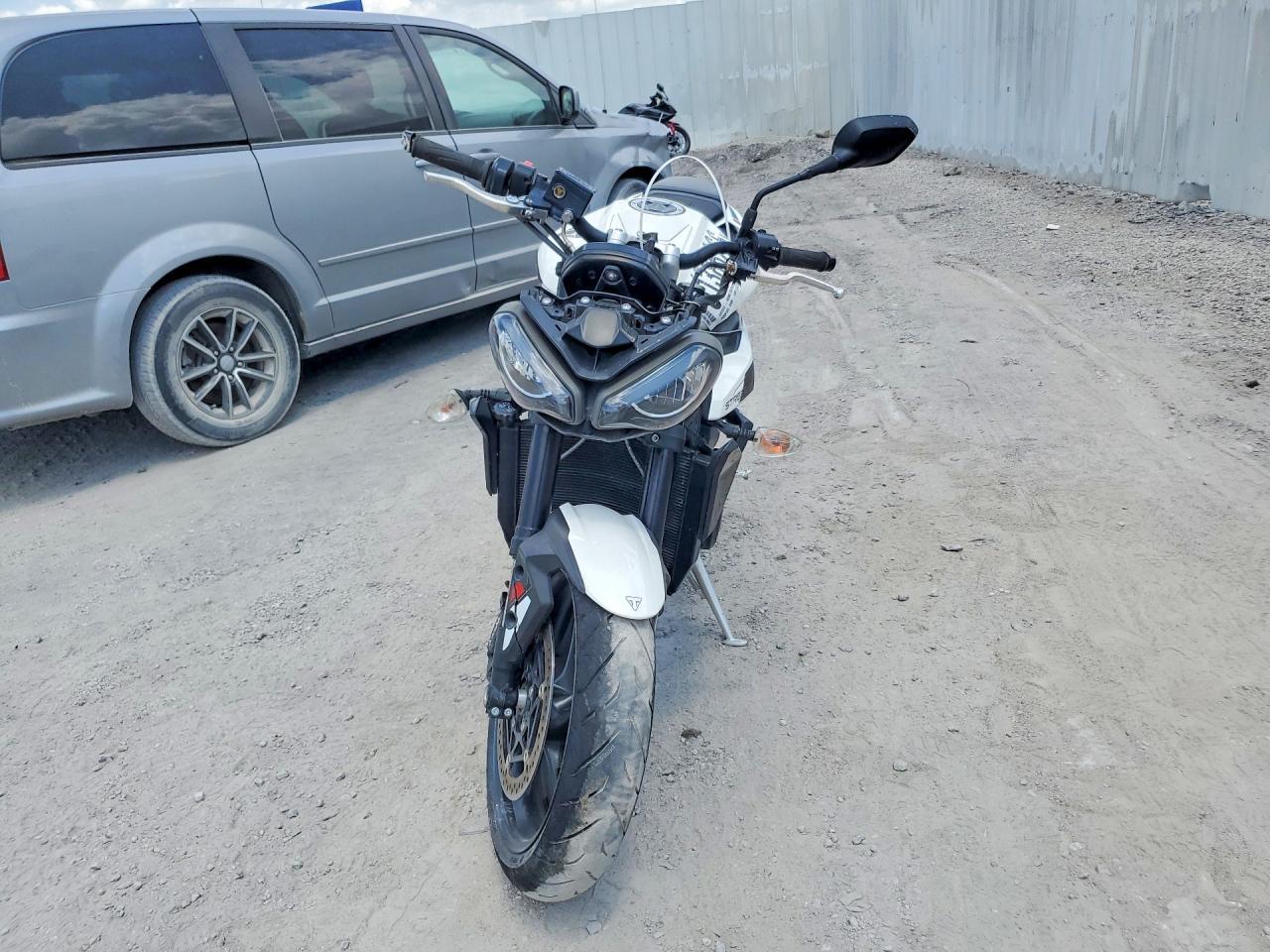 2024 Triumph Motorcycle Street Triple 765 R - Image 2