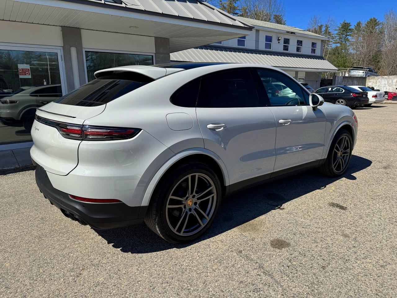 2023 Porsche Cayenne Coupe/Coupe Platinum Edition - Image 4