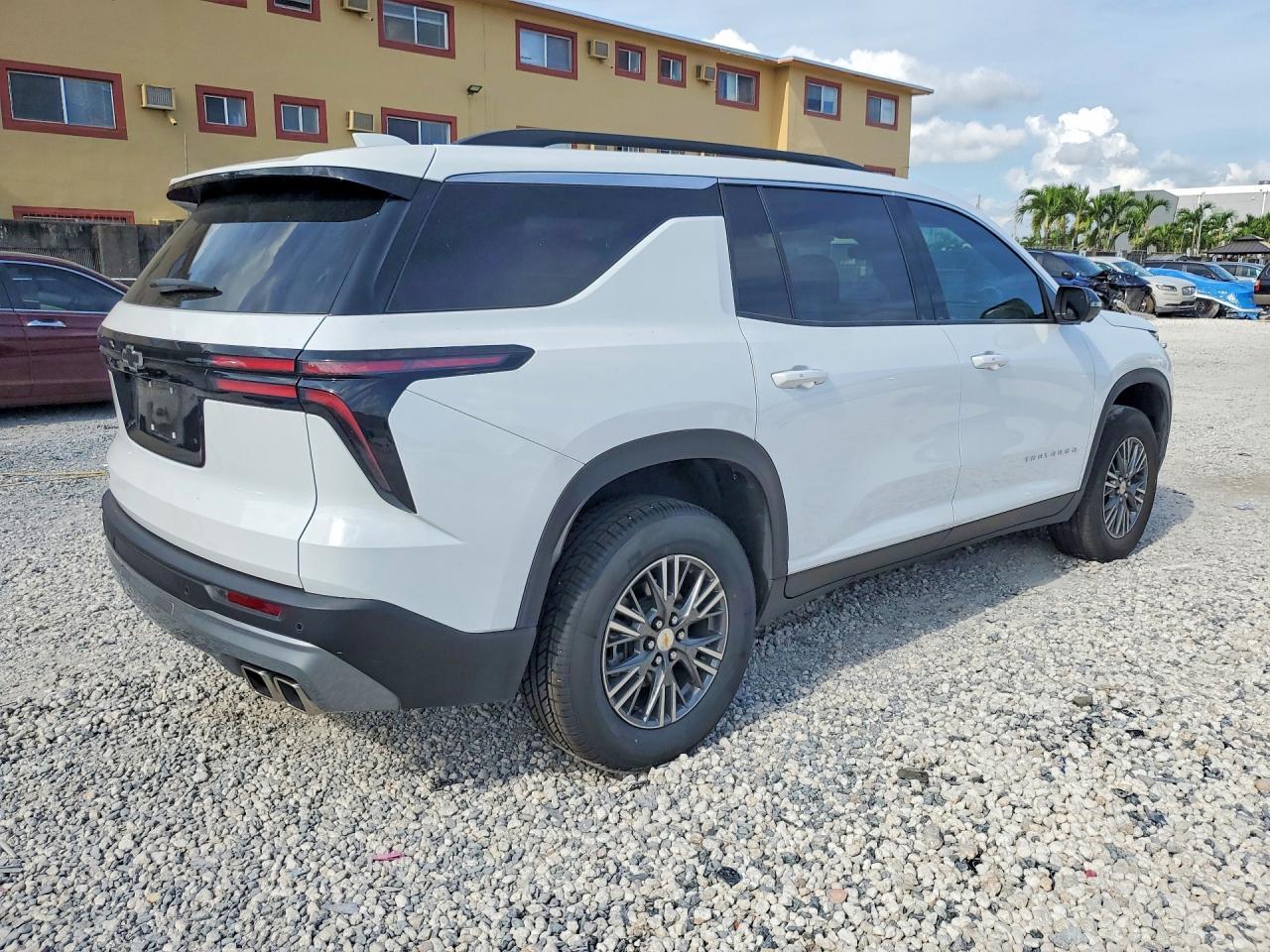 2025 Chevrolet Traverse Lt - Фото 3
