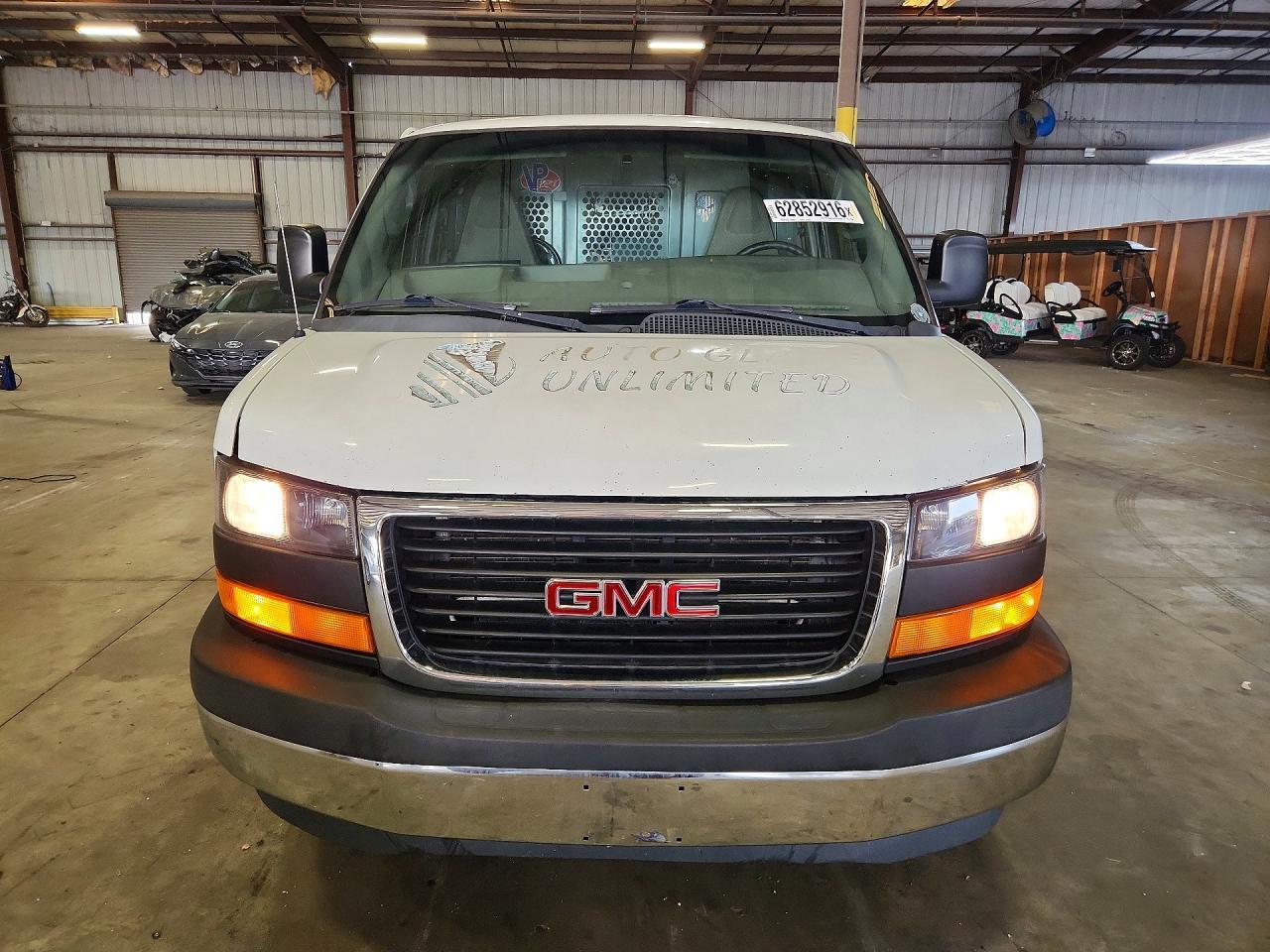 2017 GMC Savana G2500 - Фото 5