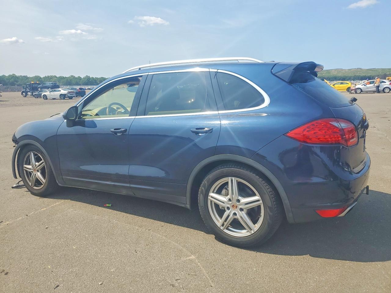 2013 Porsche Cayenne S - Image 2