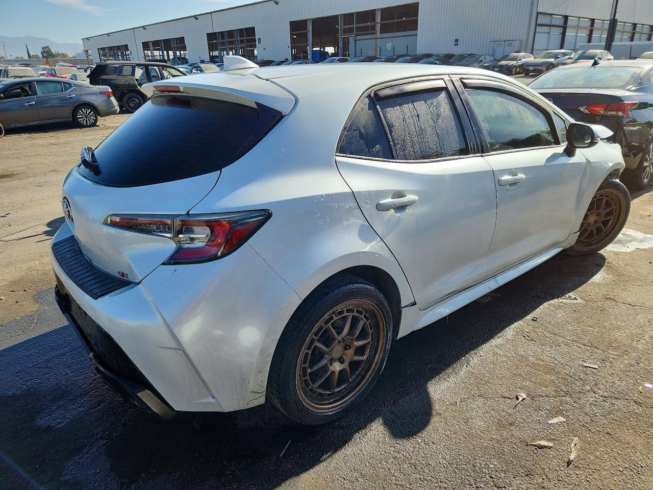 2021 Toyota Corolla Hatchback Se - Фото 3
