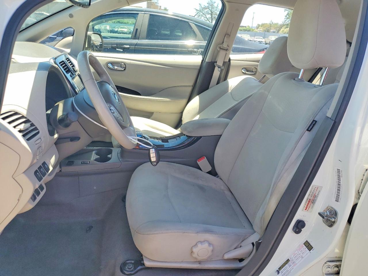 2012 Nissan Leaf Sv - Фото 7