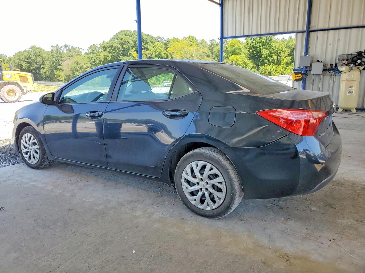 2018 Toyota Corolla Le - Image 2