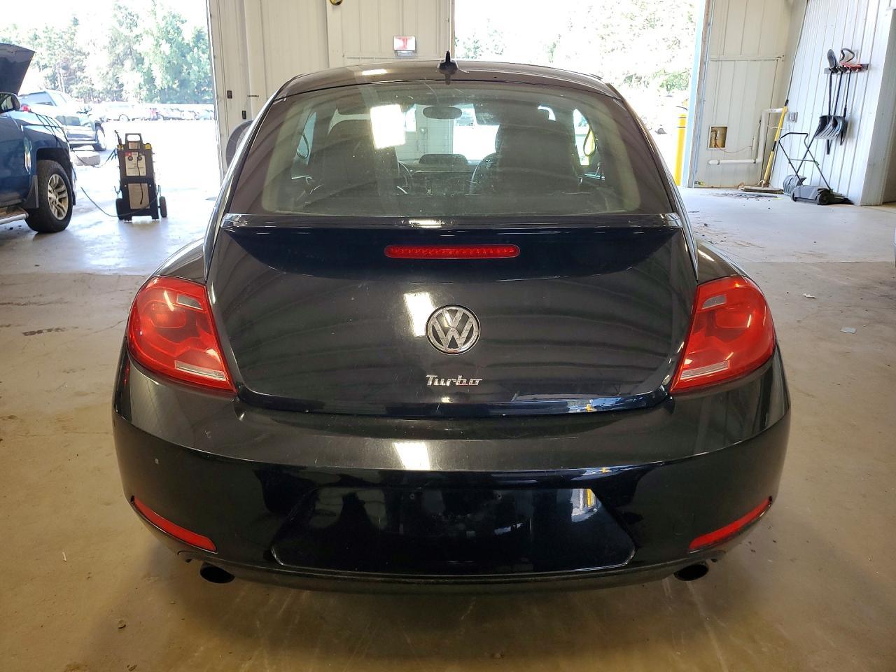 2013 Volkswagen Beetle Turbo - Фото 6