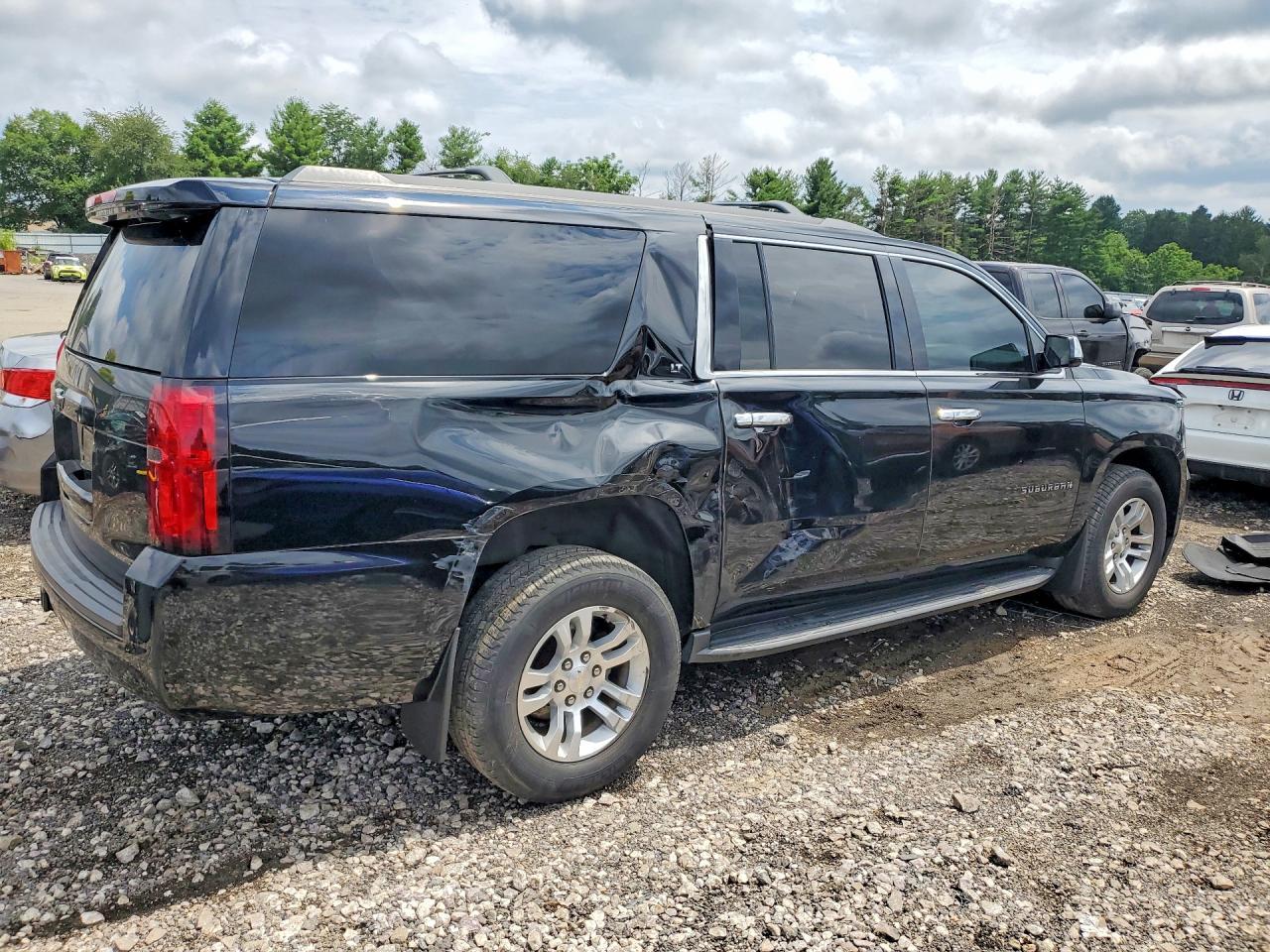 2019 Chevrolet Suburban C1500 Lt - Фото 3