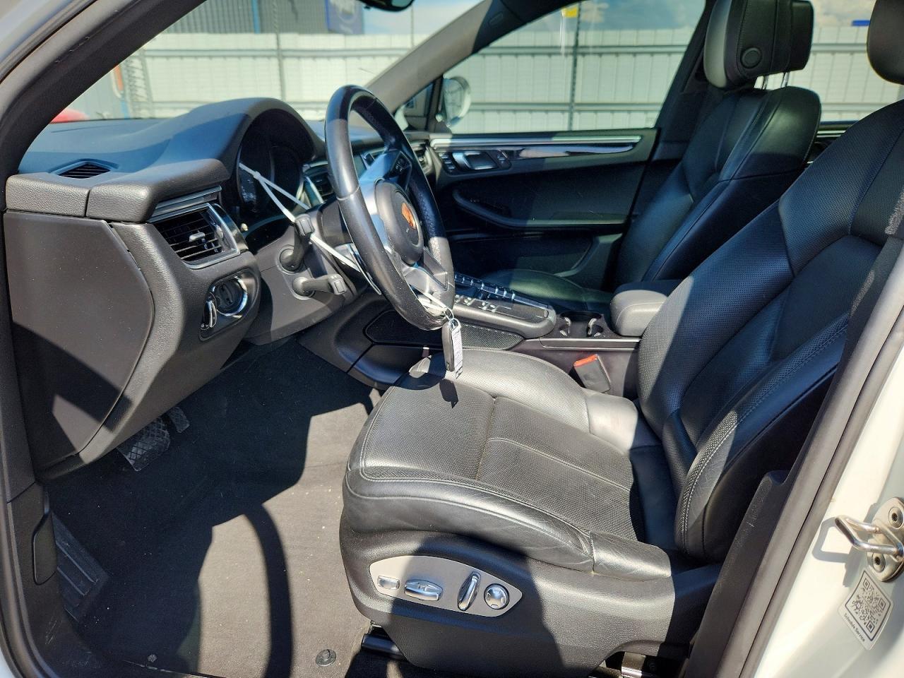 2018 Porsche Macan S - Image 7
