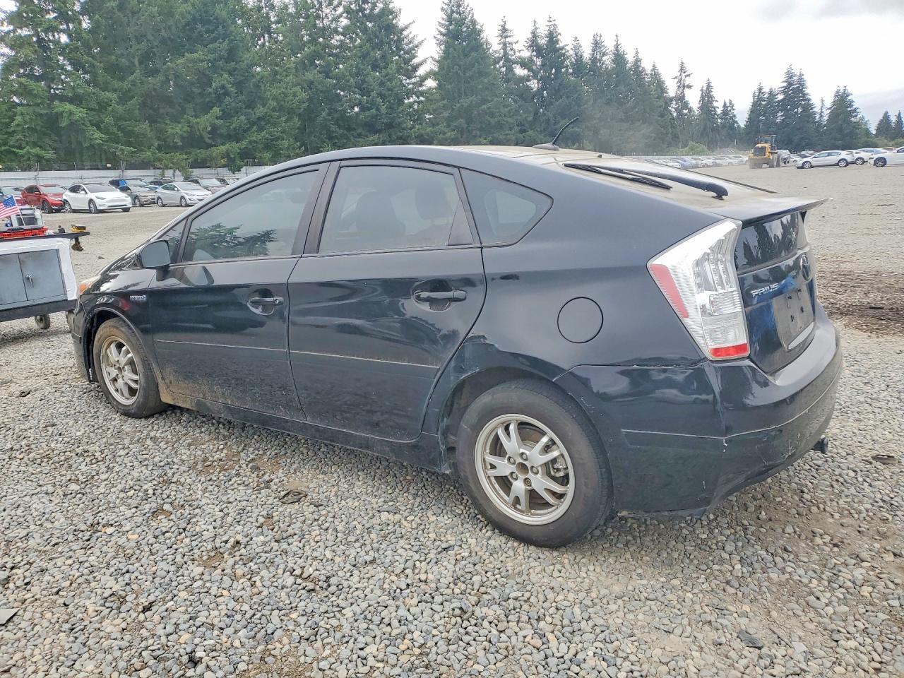 2010 Toyota Prius Iii - Фото 2