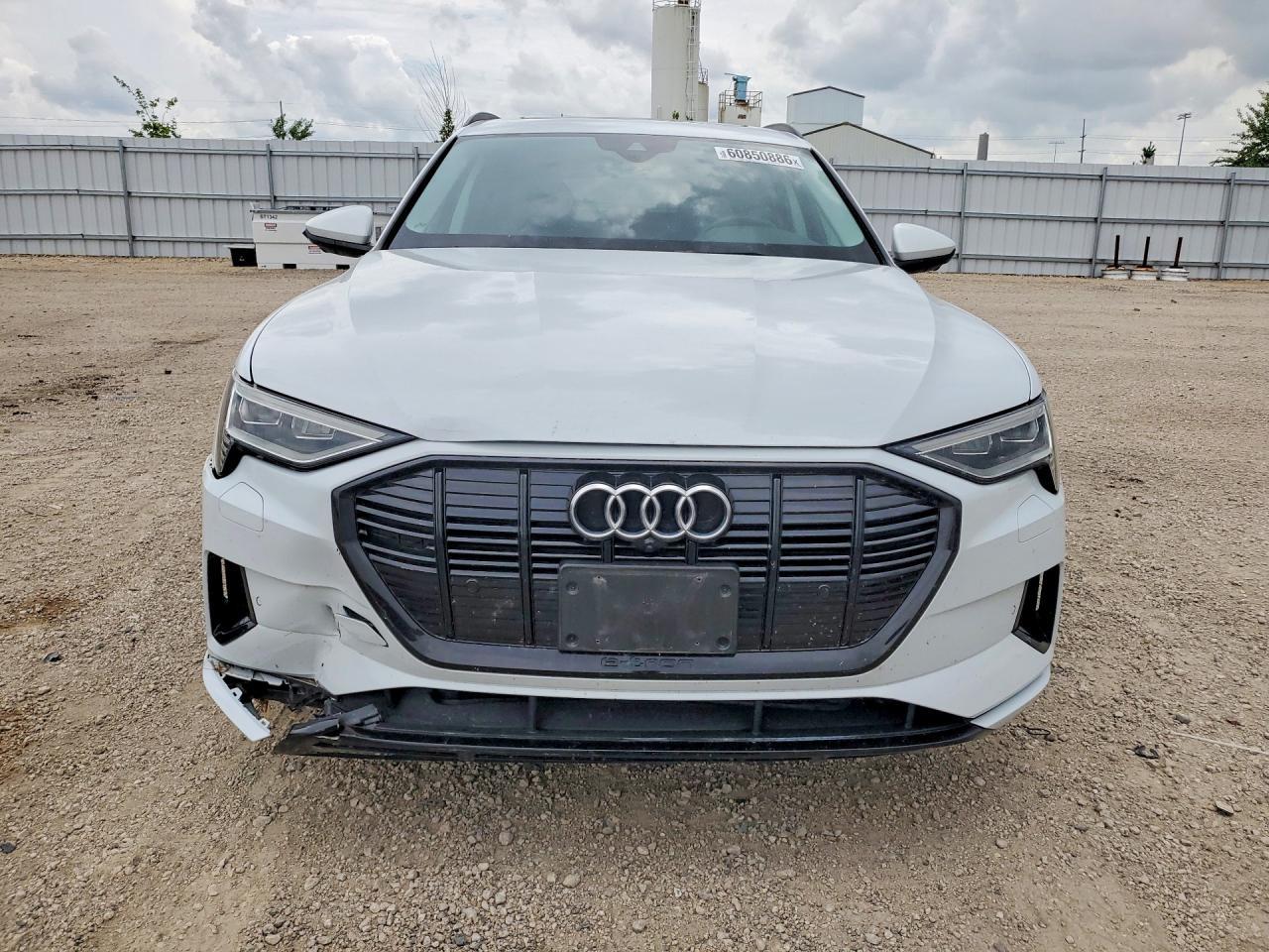 2021 Audi E-Tron Premium - Фото 5