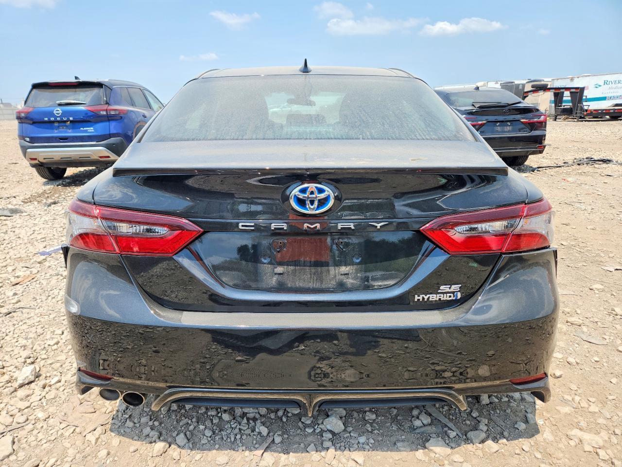 2023 Toyota Camry Hybrid Se - Image 6