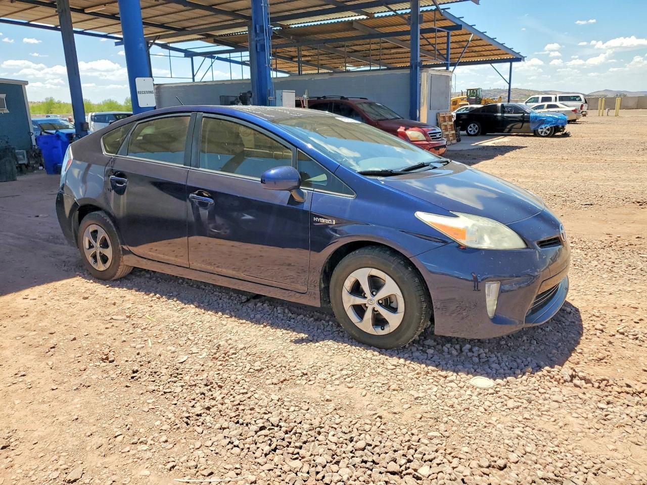 2015 Toyota Prius Two - Image 4