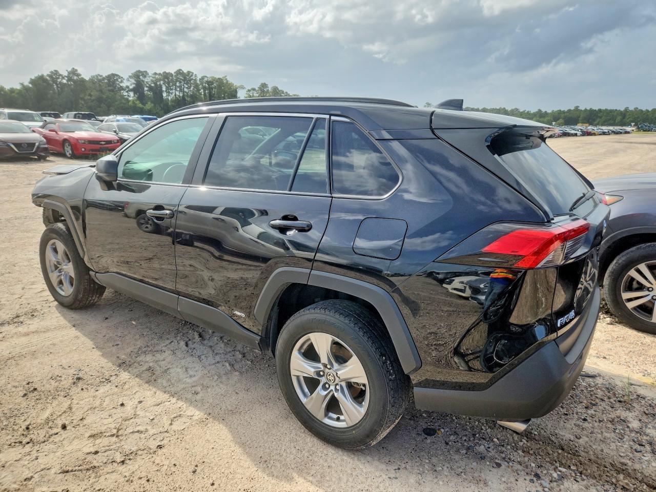 2025 Toyota Rav4 Le - Фото 2