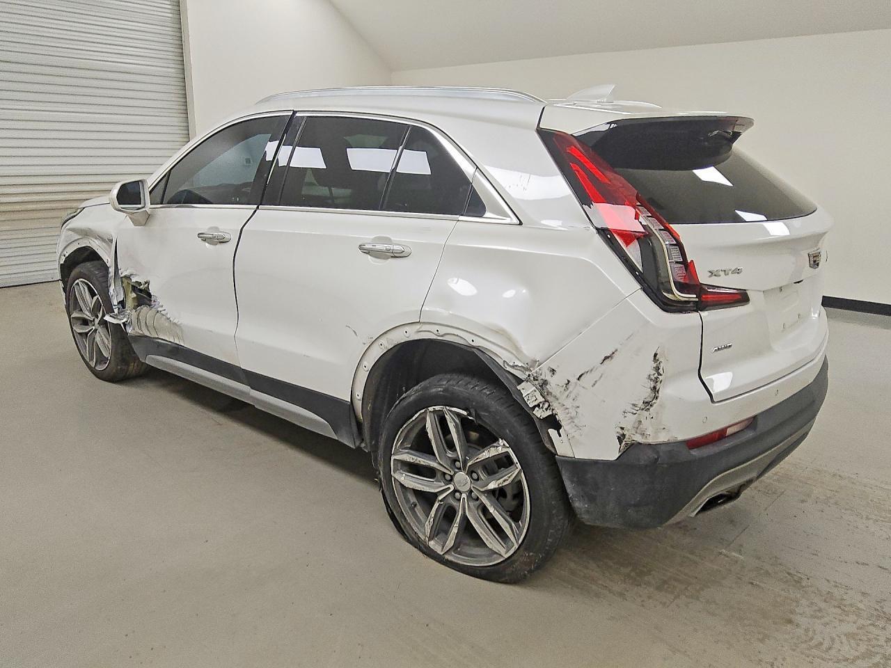 2020 Cadillac Xt4 Premium Luxury - Image 2