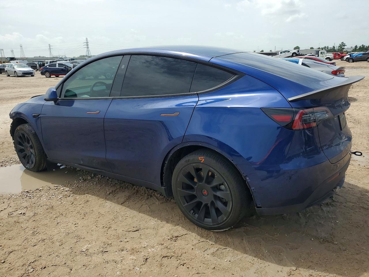2024 Tesla Model Y - Image 2