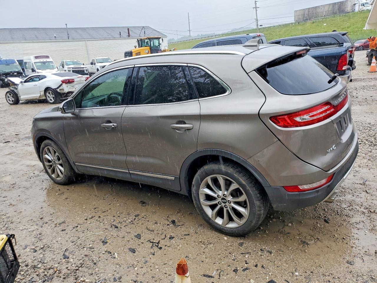 2016 Lincoln Mkc Select - Image 2