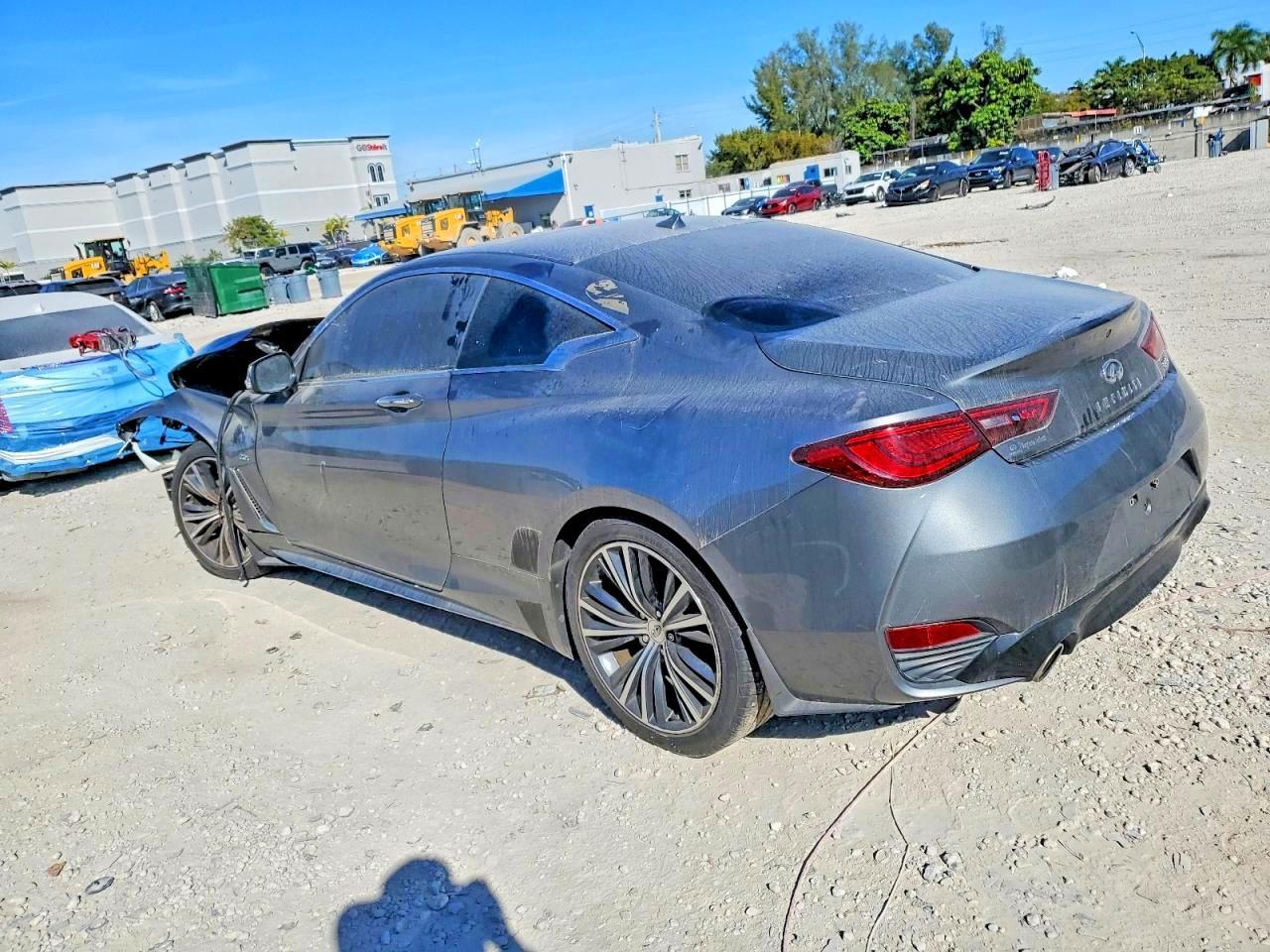 2017 Infiniti Q60 2.0T Premium - Image 2