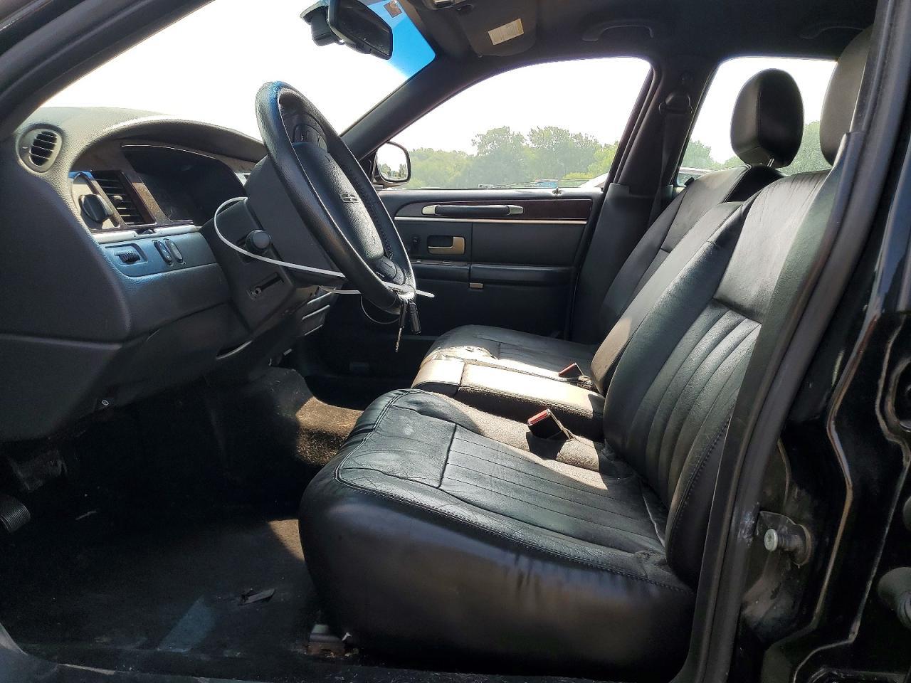 2007 Lincoln Town Car Signature - Фото 7