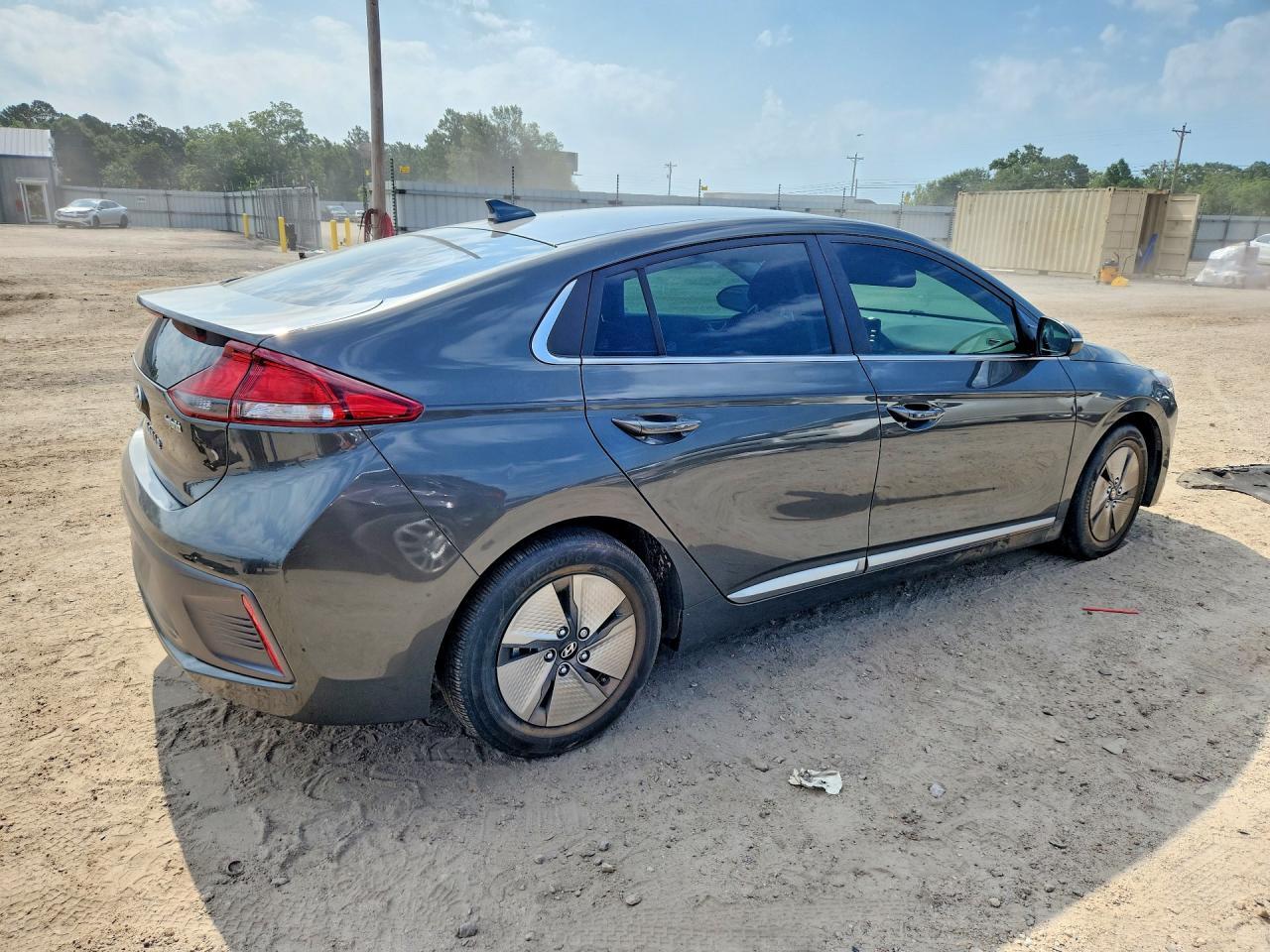 2022 Hyundai Ioniq Se - Фото 3