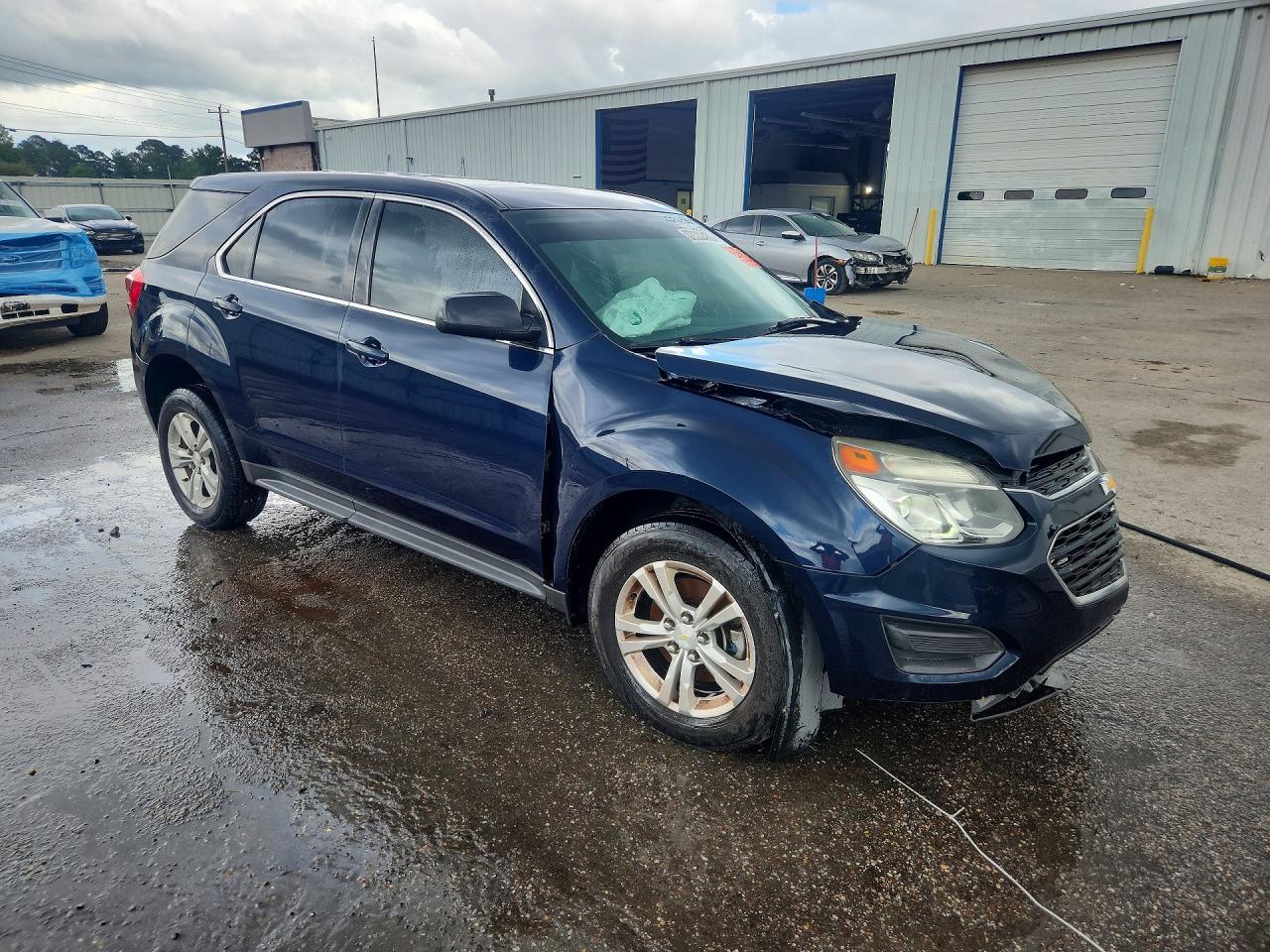 2017 Chevrolet Equinox Ls - Image 4