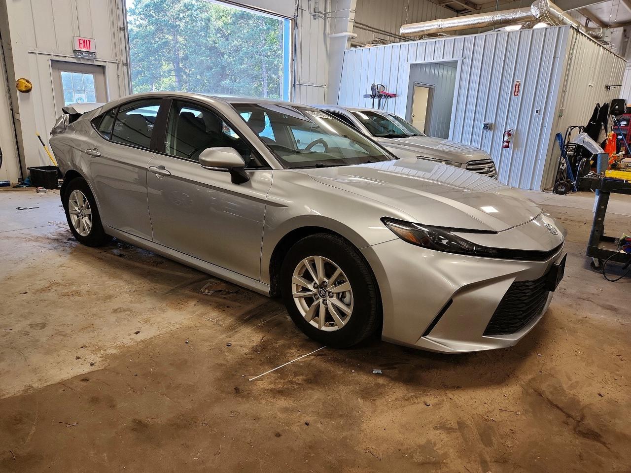 2025 Toyota Camry Le - Фото 4