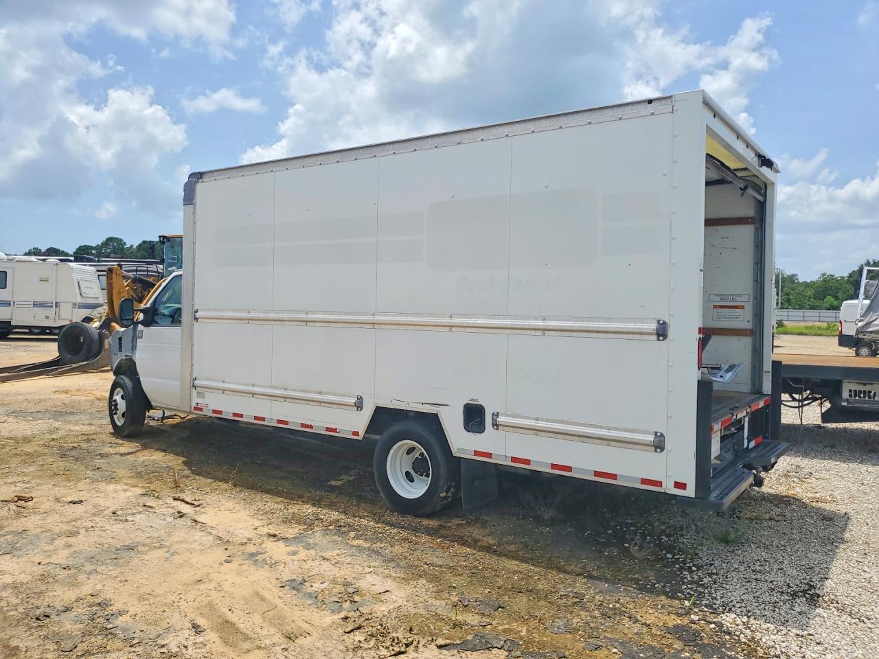 2022 Ford Econoline - Box Truck - Image 2