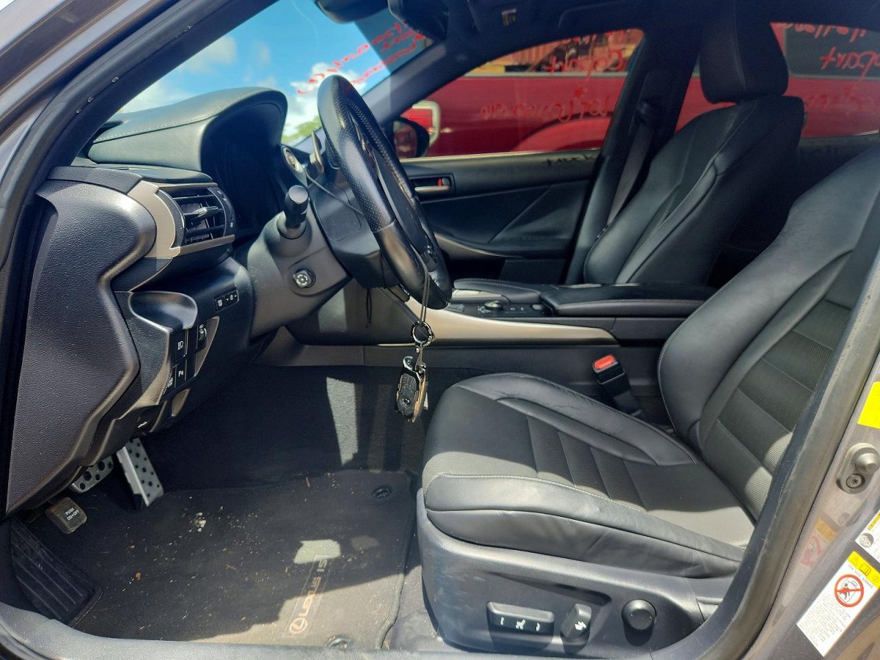2018 Lexus Is 300 - Image 7