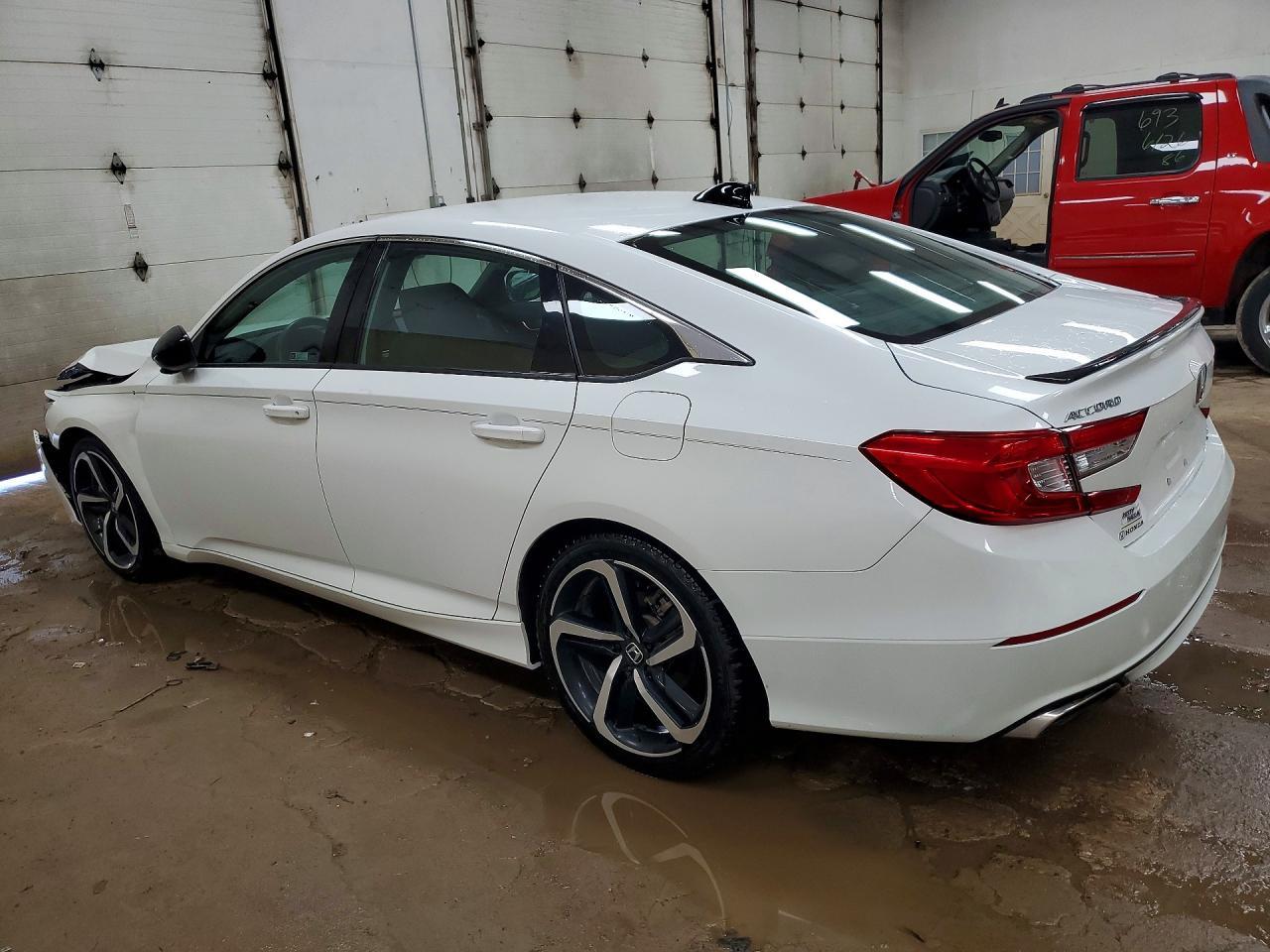2022 Honda Accord Sport - Фото 2