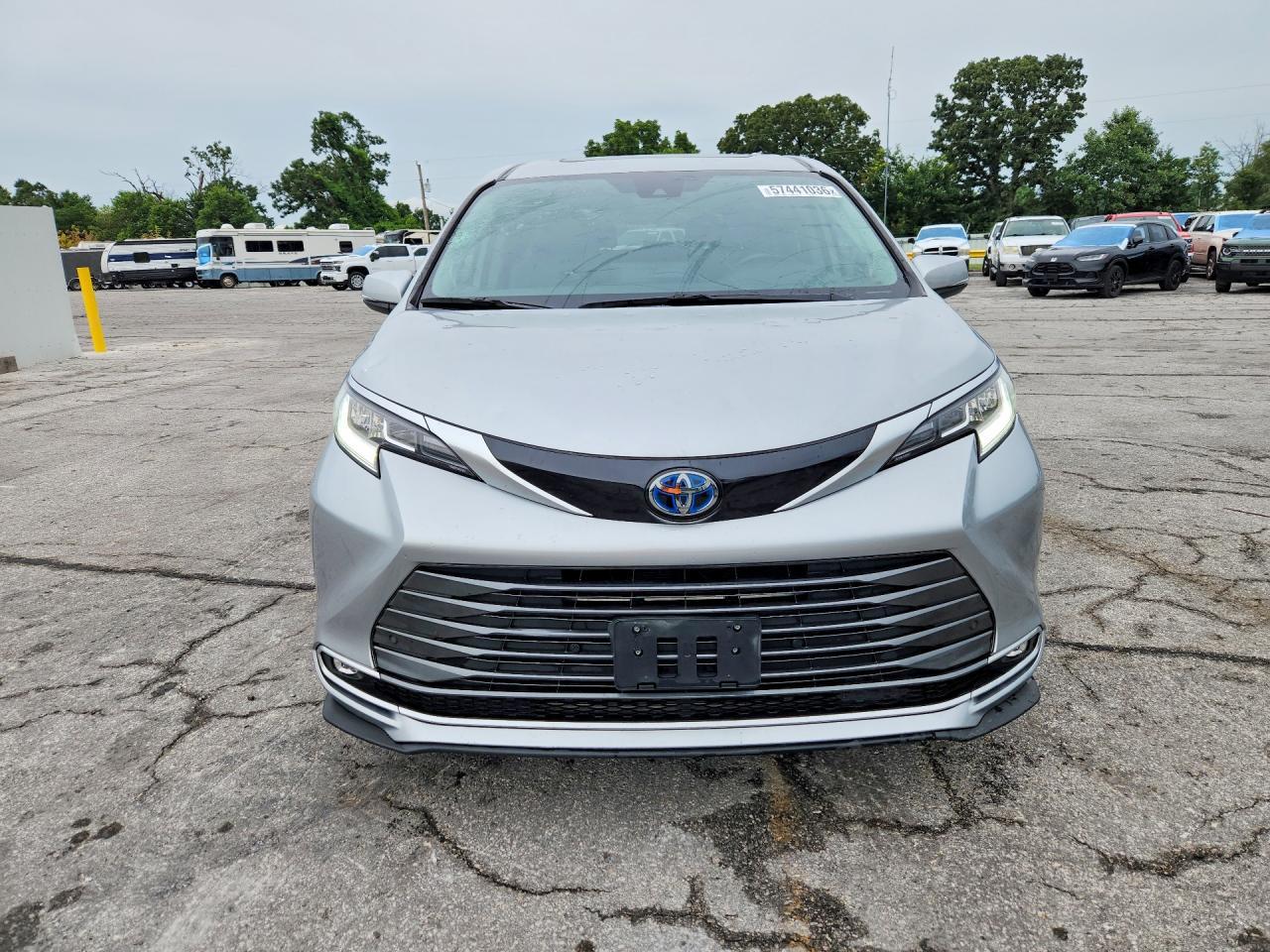 2021 Toyota Sienna Limited 7-Passenger - Фото 5