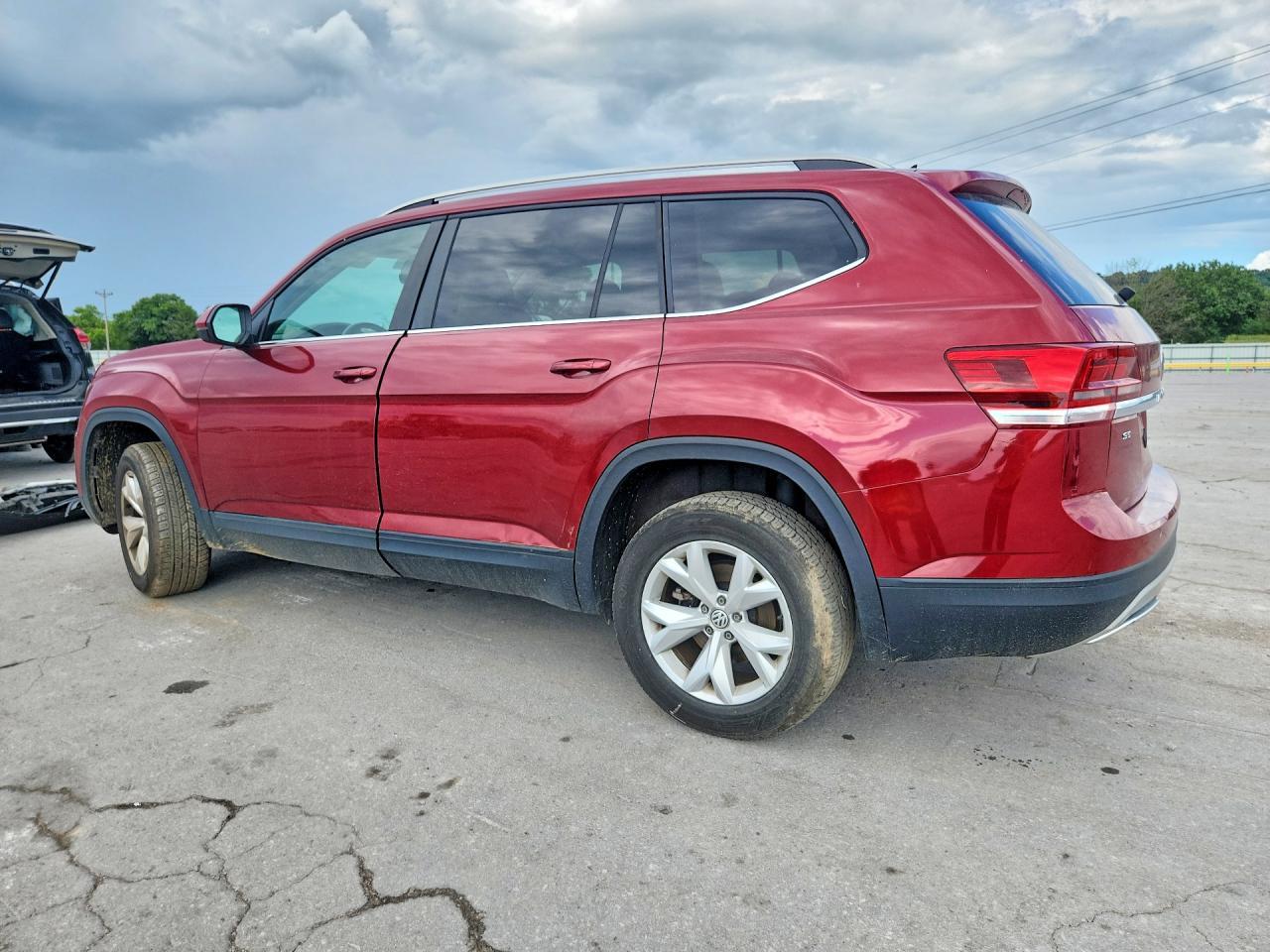 2018 Volkswagen Atlas Se - Image 2