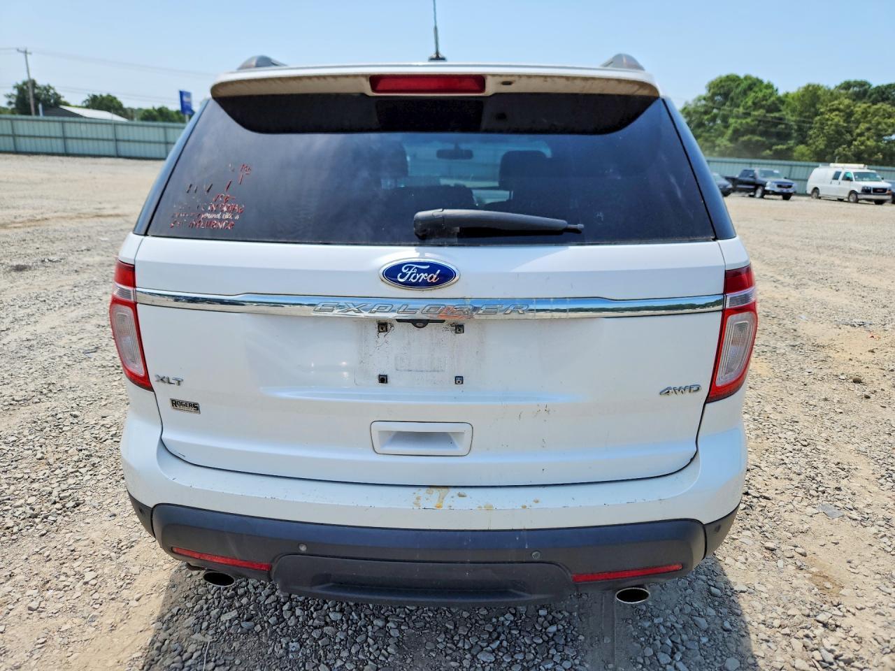 2011 Ford Explorer Xlt - Image 6