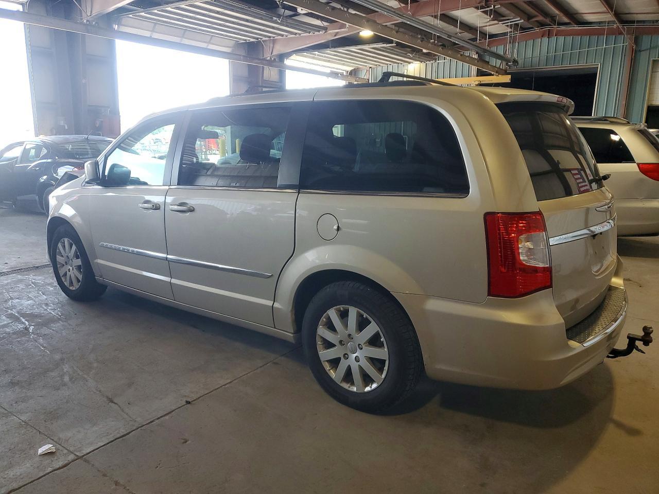 2013 Chrysler Town & Country Touring - Image 2