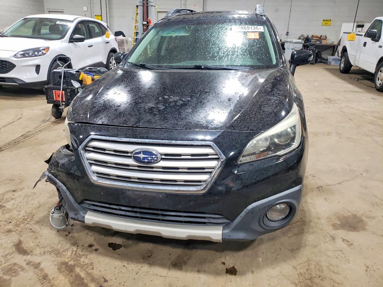 2015 Subaru Outback 3.6R Limited - Image 5