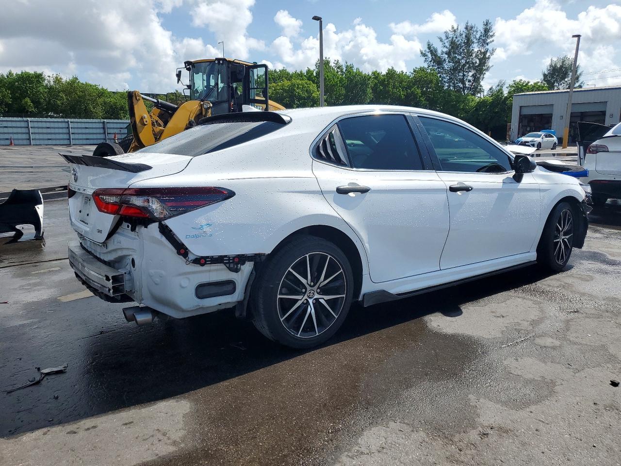 2023 Toyota Camry Se - Фото 3