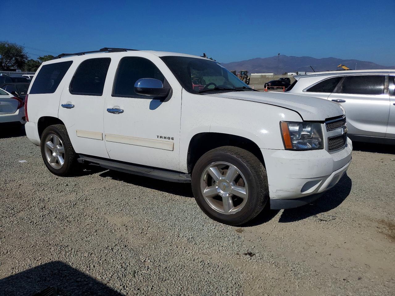 2011 Chevrolet Tahoe C1500 Ls - Фото 4